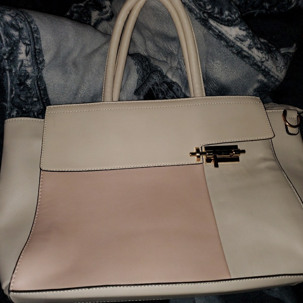 Purse - Picture 2 of 3
